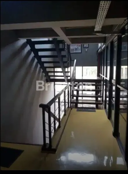 image GEDUNG 4 LANTAI SEMI FURNISHED STRATEGIS BENHIL, JAKARTA PUSAT. (8)