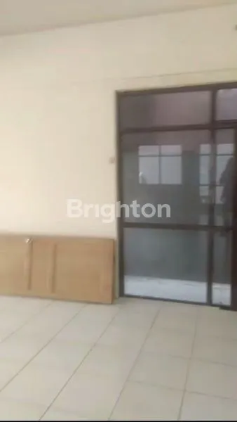 image DISEWAKAN RUKO GANDENG 2 PINTU, LOKASI SANGAT STRATEGIS, TENGAH KOTA, JALAN AGUS SALIM ,- SAMARINDA (5)