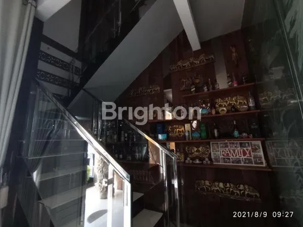 image DIJUAL RUMAH 2 LANTAI LOKASI STRATEGIS RENON (3)