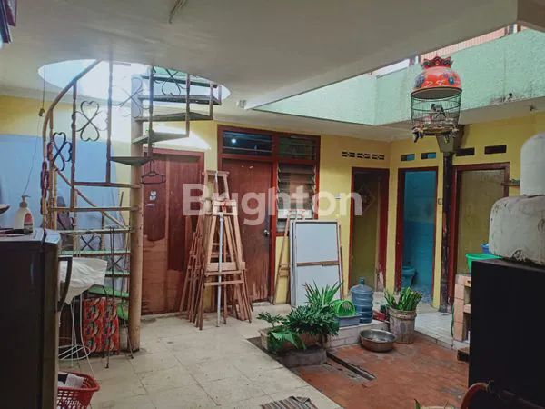 image RUMAH BUAT USAHA DI JALUR PROVENSI  PERAK SURAMADU (2)