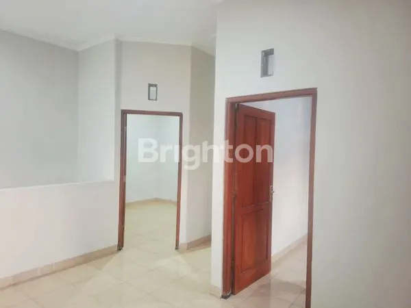 image RUMAH SIAP PAKAI DI GENTAN SOLO (7)