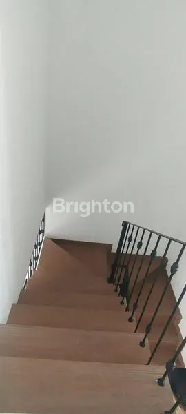 image RUMAH BARU 3 LANTAI TOWN HOUSE RAGUNAN JAKARTA SELATAN (4)