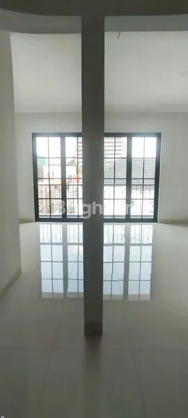 image RUMAH BARU 3 LANTAI TOWN HOUSE RAGUNAN JAKARTA SELATAN (7)
