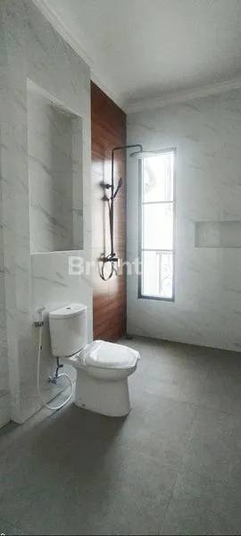 image RUMAH BARU 3 LANTAI TOWN HOUSE RAGUNAN JAKARTA SELATAN (8)