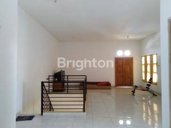 image RUMAH HOOK 2 LANTAI SIAP DI HUNI, RUMAH RENOVASI TEMPAT STRATEGIS (2)