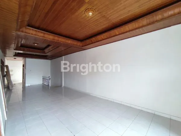 image DIJUAL RUMAH 2 LANTAI LOKASI STRATEGIS JL. MERDEKA RAYA KUTA (7)