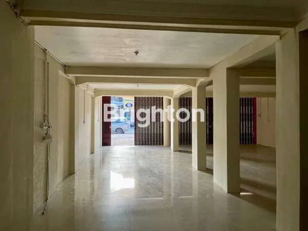 image DISEWAKAN RUKO GANDENG 2 PINTU, LOKASI SANGAT STRATEGIS, TENGAH KOTA, JALAN AGUS SALIM ,- SAMARINDA (6)