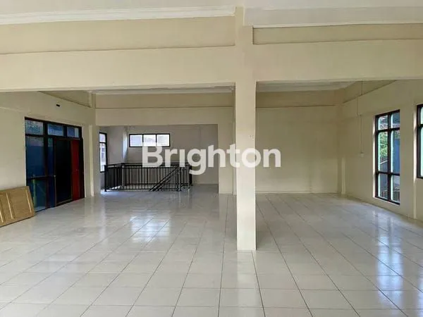 image DISEWAKAN RUKO GANDENG 2 PINTU, LOKASI SANGAT STRATEGIS, TENGAH KOTA, JALAN AGUS SALIM ,- SAMARINDA (7)