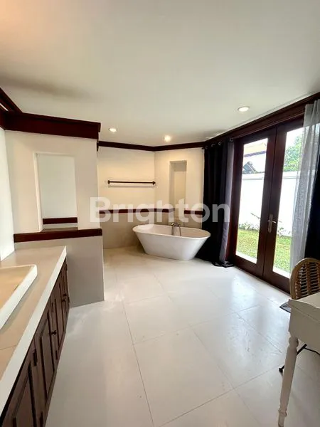 image SPACIOUS PRIVATE VILLA NEAR PERERENAN BEACH, FULLY FURNISHED & STYLISH  (7)