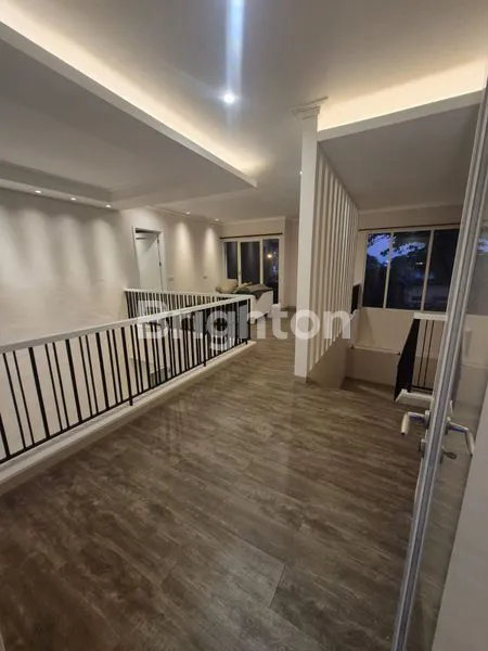 image DIJUAL RUMAH CANTIK DI ALAM SUTRA (6)