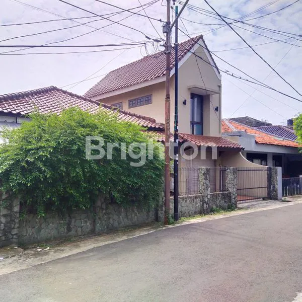 RUMAH YANG NYAMAN & ASRI DI LOKASI STRATEGIS DAERAH PEJATEN, JAKARTA SELATAN