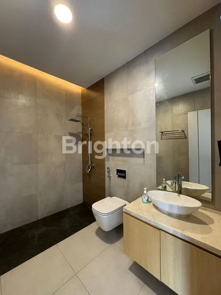 image RUMAH MEWAH BOJONG INDAH SIAP HUNI 3.5 LANTAI DEKAT PASAR 7 MENIT KE PURI JAKARTA BARAT (4)