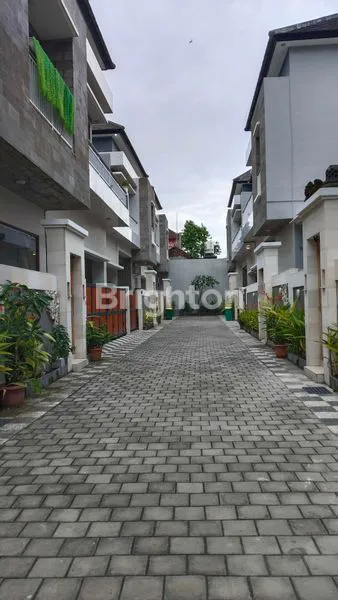 TURUN HARGA RUMAH ONE GATQE SYSTEM AKSES STRATEGIS SIAP HUNI