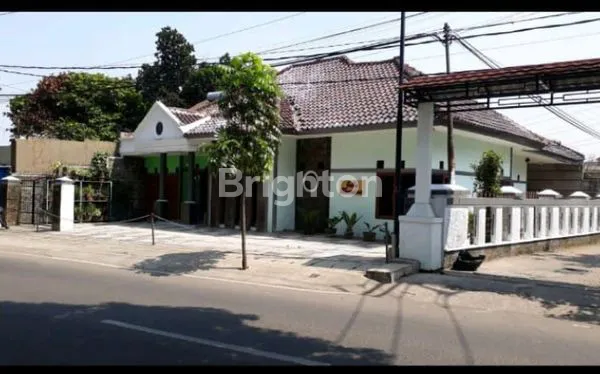image RUMAH HUNI BISA BUAT KANTOR ATAU TEMPAT USAHA LOKASI STRATEGIS PINGGIR JLN SANGKURIANG, CIMAHI  (4)
