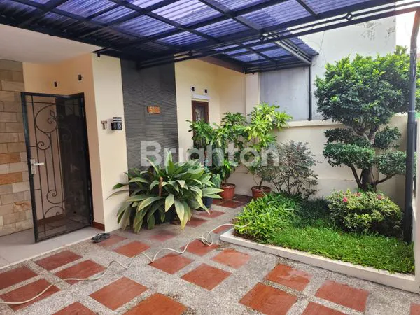 image RUMAH MEWAH 4 KT DI CIMAHI UTARA, LT 155 M2, HARGA TERJANGKAU (1)