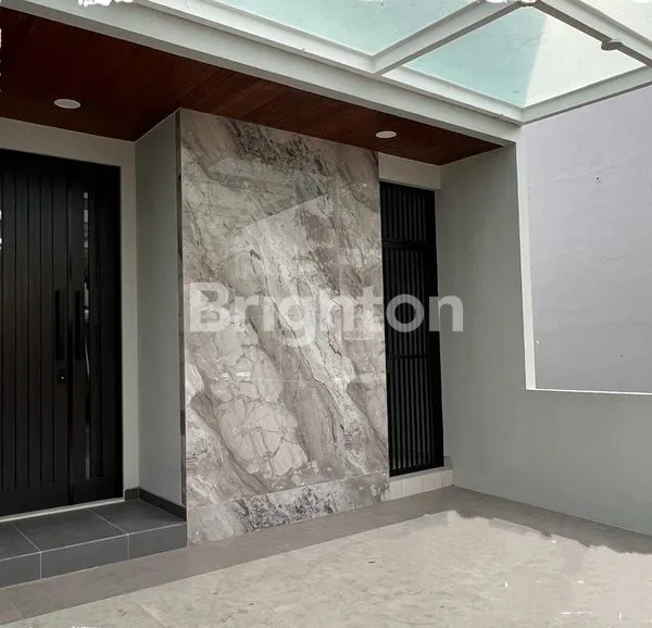 image MINIMALIS 2 LANTAI SIAP HUNI LEBAR 8 DIAN ISTANA SURABAYA BARAT ! JUAL RUMAH DIAN ISTANA SURABAYA BARAT  (2)