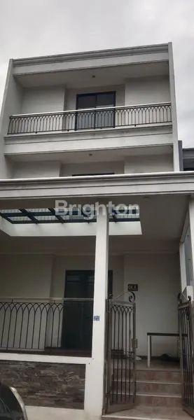 RUKO  3 LANTAI STRATEGIS DI PURI KEMBANGAN