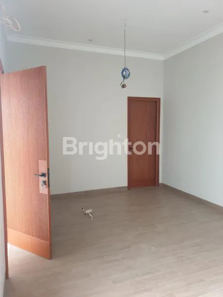 image RUMAH MEWAH SIAP HUNI DI PLUIT JAKARTA UTARA (3)