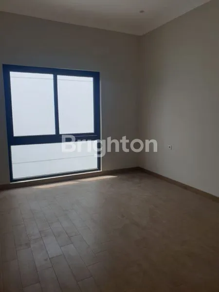 image RUMAH MEWAH SIAP HUNI DI PLUIT JAKARTA UTARA (7)