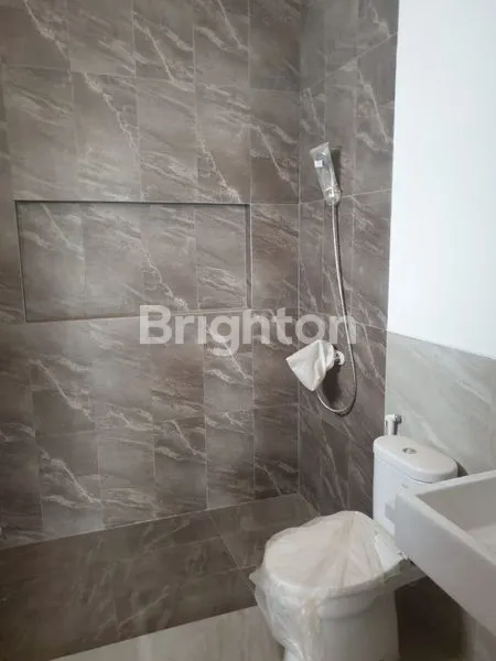 image RUMAH MEWAH SIAP HUNI DI PLUIT JAKARTA UTARA (8)