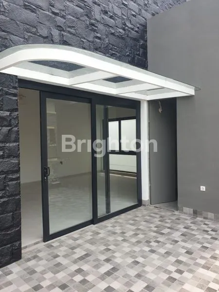 image RUMAH MEWAH SIAP HUNI DI PLUIT JAKARTA UTARA (1)