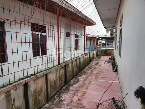 image RUMAH 2 LANTAI DI LOKASI STRATEGIS JL. GAJAH MADA, PONTIANAK (5)