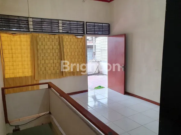 image RUMAH 2 LANTAI DI LOKASI STRATEGIS JL. GAJAH MADA, PONTIANAK (6)