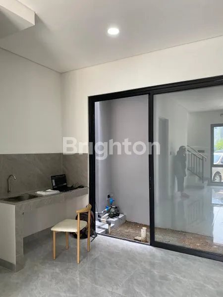 image HUNIAN MODERN TROPIS DI SELATAN JAKARTA (3)