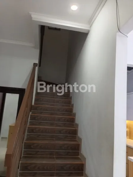 image RUMAH 2 LANTAI DEKAT KOTA WISATA CIBUBUR (7)