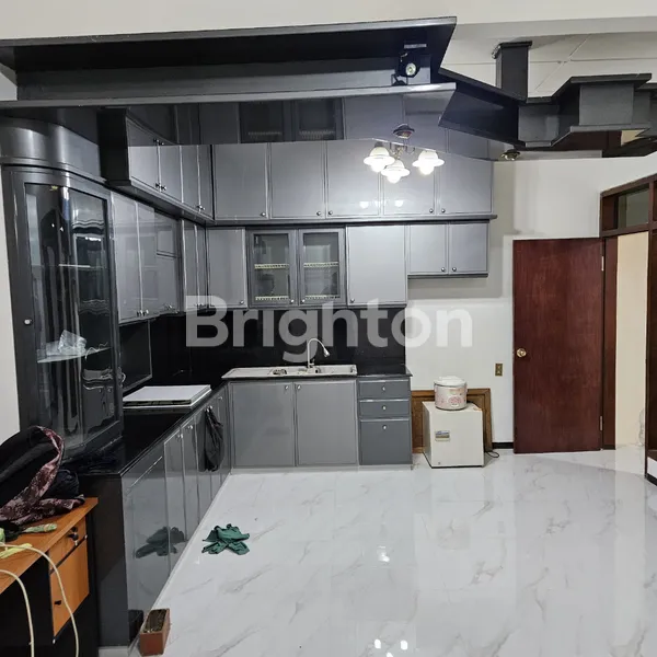 image RUMAH DI JALAN DHARMAHUSADA INDAH SURABAYA (5)