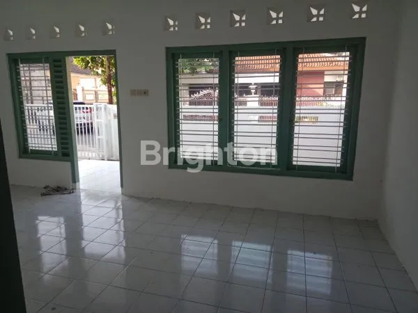 image RUMAH SIAP PAKAI DI TENGAH KOTA (2)