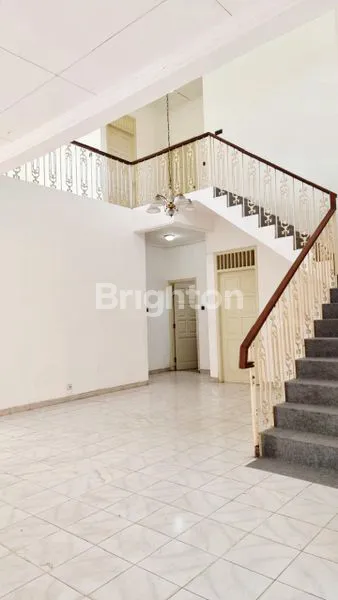 image RUMAH MEWAH BARU RENOV DI MENTENG DALAM JAKARTA SELATAN (5)