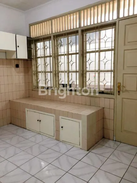 image RUMAH MEWAH BARU RENOV DI MENTENG DALAM JAKARTA SELATAN (6)