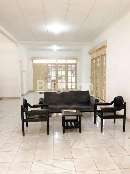 image RUMAH MEWAH BARU RENOV DI MENTENG DALAM JAKARTA SELATAN (2)