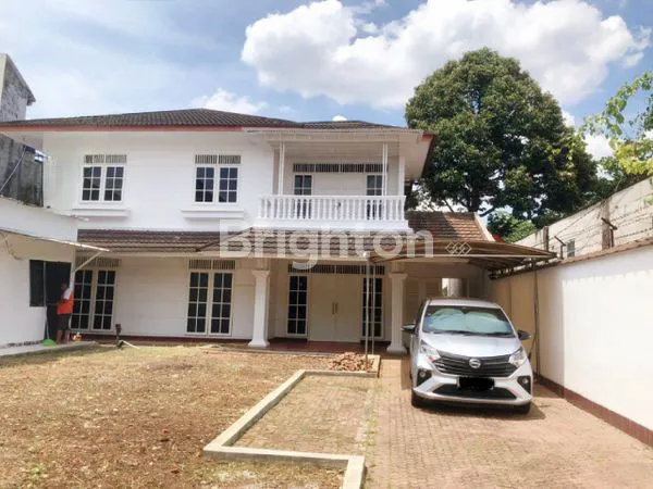 image RUMAH MEWAH BARU RENOV DI MENTENG DALAM JAKARTA SELATAN (1)