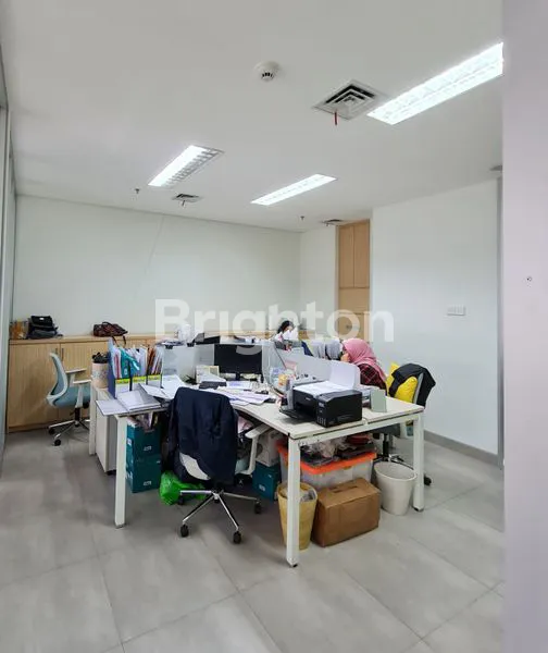 image SPECIAL PRICE OFFICE SPACE SANGAT STRATEGIS THE SMITH ALAM SUTERA MEWAH BRAND NEW PREMIUM SPOT DEPAN LIFT FULLY-FURNISHED (6)