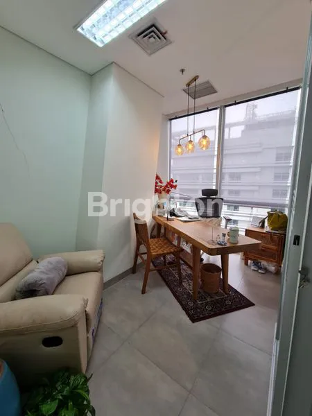 image SPECIAL PRICE OFFICE SPACE SANGAT STRATEGIS THE SMITH ALAM SUTERA MEWAH BRAND NEW PREMIUM SPOT DEPAN LIFT FULLY-FURNISHED (3)