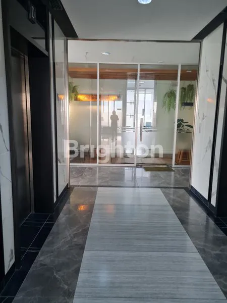 image SPECIAL PRICE OFFICE SPACE SANGAT STRATEGIS THE SMITH ALAM SUTERA MEWAH BRAND NEW PREMIUM SPOT DEPAN LIFT FULLY-FURNISHED (2)