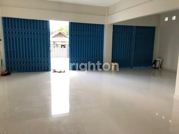 image RUKO 3,5 LANTAI MURAH LOKASI STRATEGIS DI JL. KARYA BARU, PONTIANAK (2)