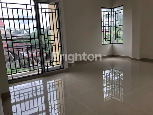 image RUKO 3,5 LANTAI MURAH LOKASI STRATEGIS DI JL. KARYA BARU, PONTIANAK (3)