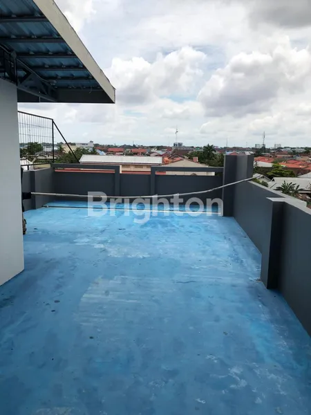 image RUKO 3,5 LANTAI MURAH LOKASI STRATEGIS DI JL. KARYA BARU, PONTIANAK (6)