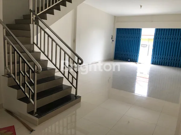 image RUKO 3,5 LANTAI MURAH LOKASI STRATEGIS DI JL. KARYA BARU, PONTIANAK (7)