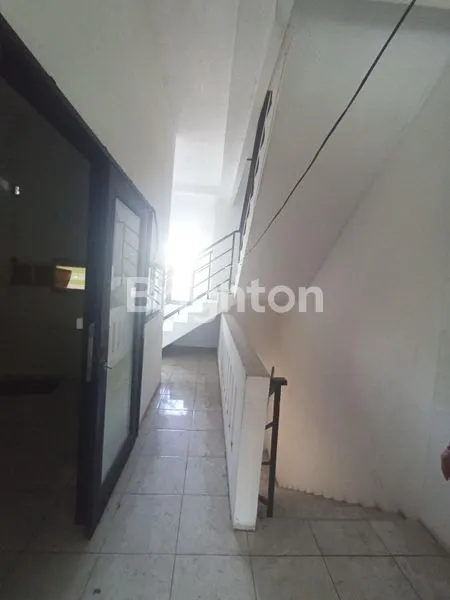 image DISEWAKAN RUKO 3 LANTAI ADA DUA UNIT DI WIJAYAKUSUMA JELAMBAR (6)