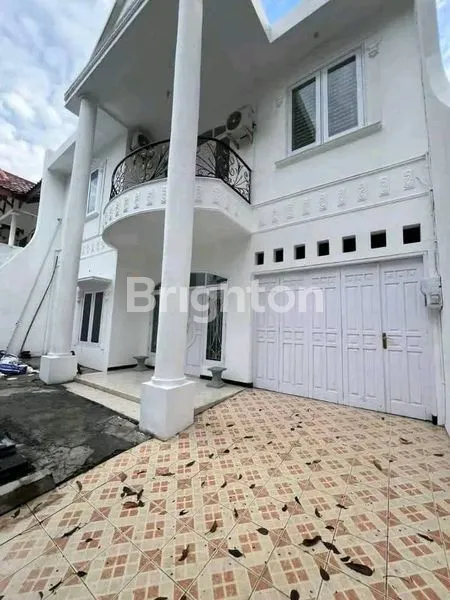 image RUMAH MEWAH DAN ELEGANG DI PUCANG SURABAYA (2)