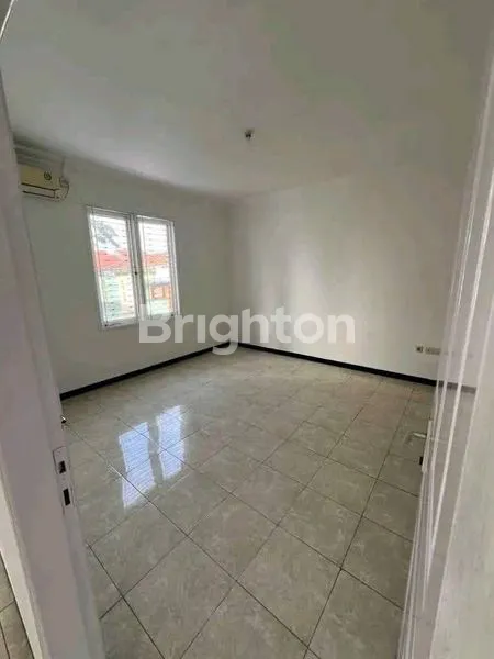 image RUMAH MEWAH DAN ELEGANG DI PUCANG SURABAYA (8)