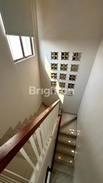 image RUMAH MODERN MEWAH GARDENIA TANGERANG (6)