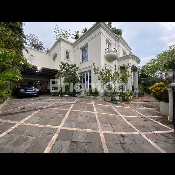 image RUMAH MEWAH PREMIUM DI JAGAKARSA (1)