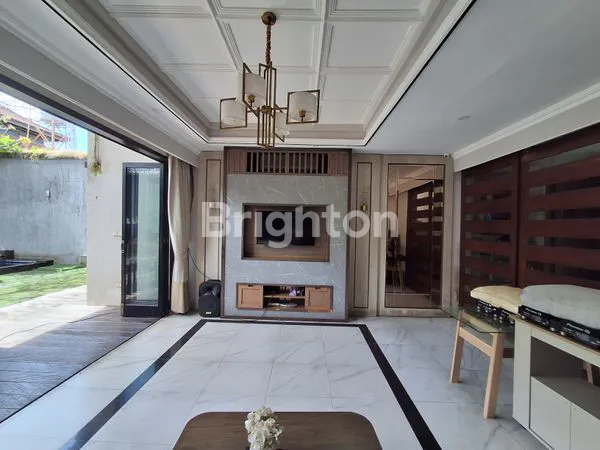 image RUMAH MEWAH DENGAN POOL 5+2 BR DI PUSAT RENON, DENPASAR. BALI (4)