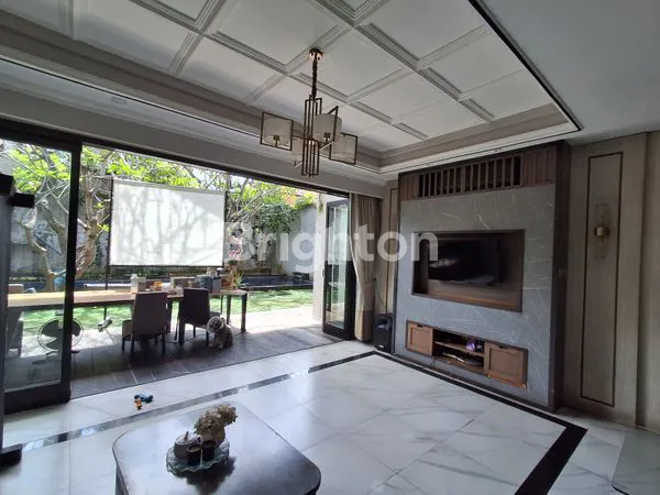 image RUMAH MEWAH DENGAN POOL 5+2 BR DI PUSAT RENON, DENPASAR. BALI (5)