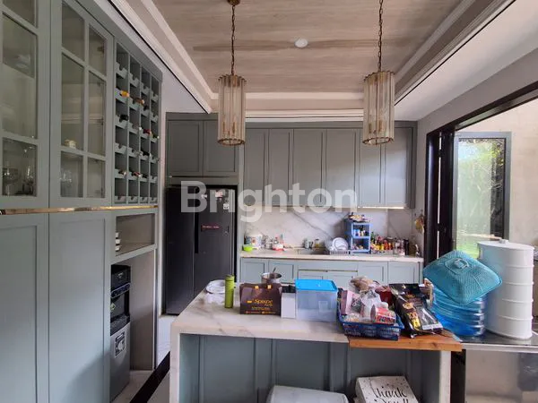 image RUMAH MEWAH DENGAN POOL 5+2 BR DI PUSAT RENON, DENPASAR. BALI (6)